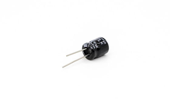 47uf35v aluminiowy kondensator elektrolityczny 6,3x7