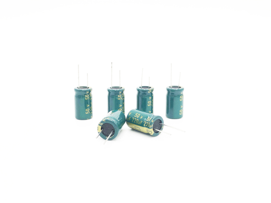 10X16mm Kondensator świetlny LED 220UF50V Aluminiowy kondensator elektrolityczny