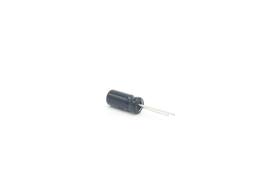 Kondensator miniaturowy o szerokim zakresie temperatur 1UF63V Kondensator ołowiowy promieniowy