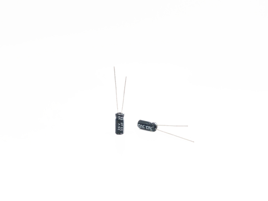 33UF35V Miniaturowy kondensator 5x11mm Typ ołowiu promieniowego 2000 godzin