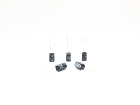 Miniaturowy kondensator ISO14001 47UF 63V 8X12MM Al Kondensator elektrolityczny