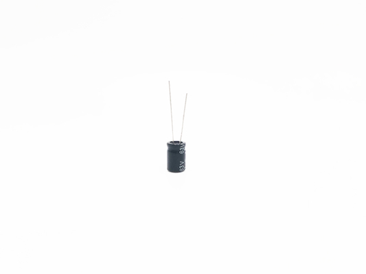 Miniaturowy kondensator ISO14001 47UF 63V 8X12MM Al Kondensator elektrolityczny