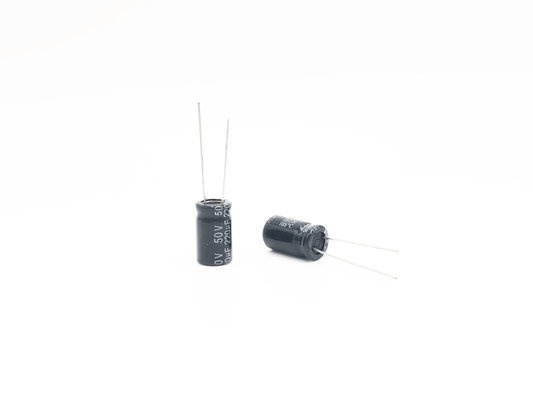 220UF50V 10X17mm Miniaturowy kondensator typu promieniowego
