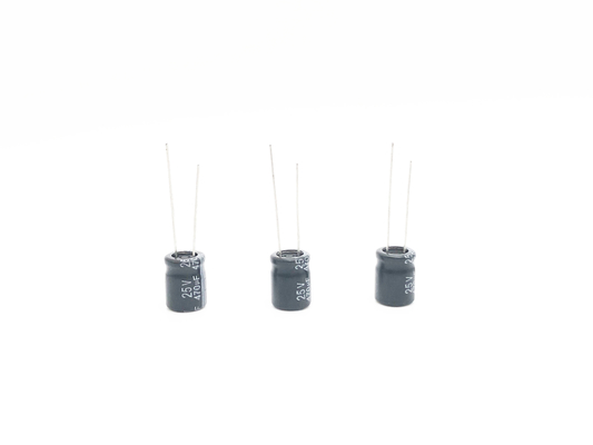 10X13mm Miniaturowe kondensatory elektrolityczne 470uf 25v 2000 godzin Żywotność obciążenia