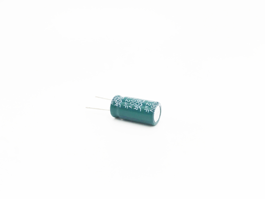 Kondensator elektrolityczny o wysokim prądzie tętnienia 8,2 UF 400 V 13X20 mm