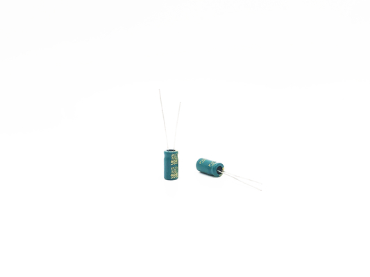 Cylinder 4,7UF 250V Al Kondensator elektrolityczny 8x9MM ISO9001