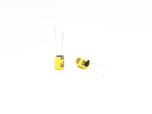 Promieniowy ołowiowy elektrolityczny kondensator świetlny LED 100UF80V 10x13mm