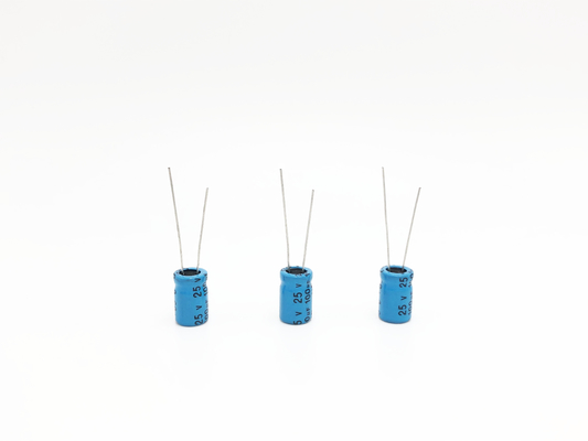 Kondensator samochodowy 220uF25V 8x12mm do obwodów odwrócenia polaryzacji